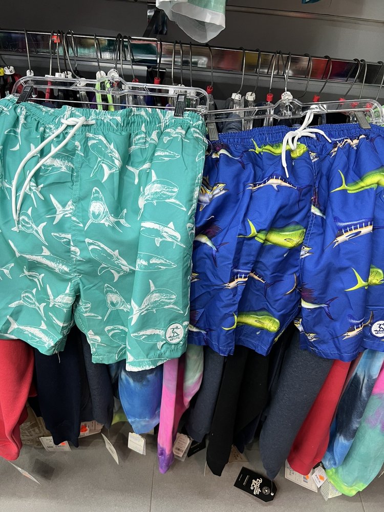 LUGGAGE SOUVENIRS AND MORE Updated August 2024 16 Photos 1000 N