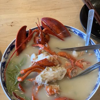 Mama Chang - Jade noodle with whole lobster - Chinese Near Me - Fairfax, Virginia