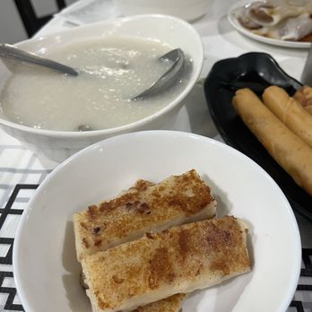 Bistro 1968 - porridge and turnip cake - Dim Sum Near Me - San Gabriel, California Bistro 1968 - porridge and turnip cake - Dim Sum Near Me - San Gabriel, California