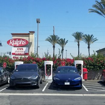 Tesla Supercharger - My turn next! - EV Charging Stations Near Me - Burbank, California Tesla Supercharger - My turn next! - EV Charging Stations Near Me - Burbank, California