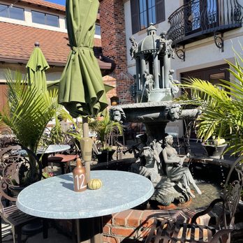 Potomac Point Winery - Fountain in courtyard - Wineries Near Me - Stafford, Virginia