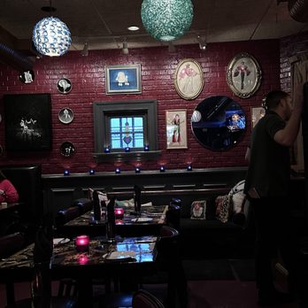 L'Opossum - Ambiance - New American Near Me - Richmond, Virginia