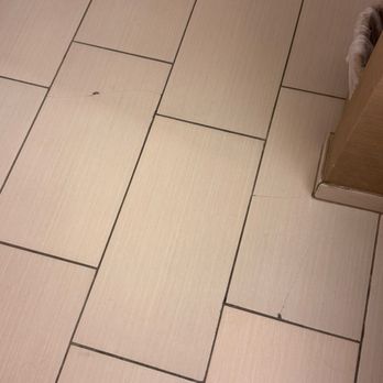 Fairfield by Marriott Inn & Suites Sacramento Folsom - Cracked tiles in the bathroom - Hotels Near Me - Folsom, California