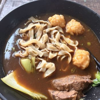 RedBeef Noodle Kitchen - Dry Beef Noodles with Shrimp wontons / 鮮蝦餛飩牛肉乾拌麵 - flat noodle - Desserts Near Me - Vancouver, British Columbia RedBeef Noodle Kitchen - Dry Beef Noodles with Shrimp wontons / 鮮蝦餛飩牛肉乾拌麵 - flat noodle - Desserts Near Me - Vancouver, British Columbia