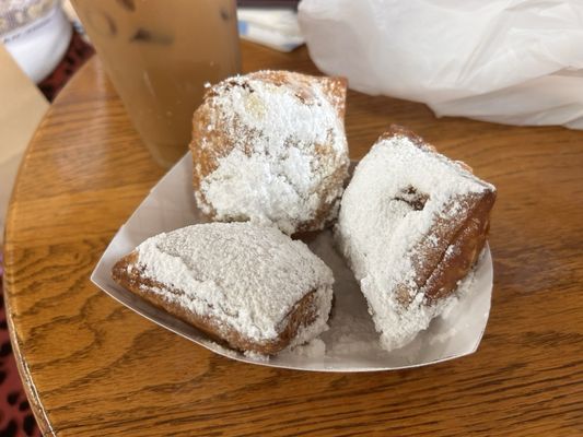 Loretta's Authentic Pralines by null