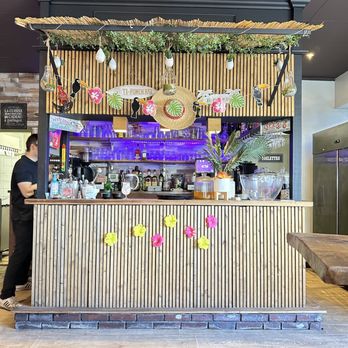 Goutu Bar and Restaurant - French Near Me - Lisieux, 14