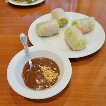 Ha Long Bay - Fresh spring roll with peanut sauce appetizer - Vietnamese Near Me - Tucson, Arizona