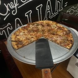 Mannino's Pizzeria Restaurant - All meat pizza