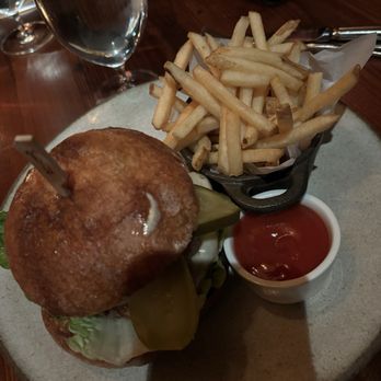 Goose & Gander - The G&G Burger - New American Near Me - Saint Helena, California Goose & Gander - The G&G Burger - New American Near Me - Saint Helena, California