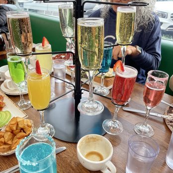 Madres Brunch - Madres flight - Breakfast & Brunch Near Me - Whittier, California