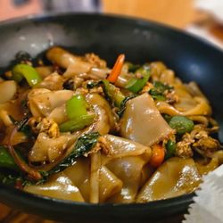 The Answer Brewpub - Drunken noodles