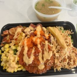 Build-your-own bowl with spicy tuna Build-your-own bowl with spicy tuna