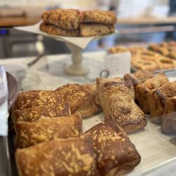 Honeybirch Bakehouse - Bakery case
