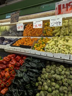 El Chico Produce by null