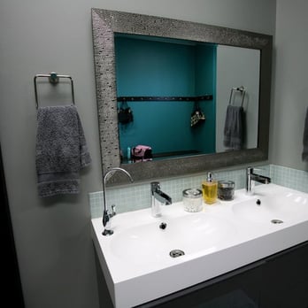 Modo Yoga Maple - Women's change room - Yoga Near Me - Vaughan, Ontario Modo Yoga Maple - Women's change room - Yoga Near Me - Vaughan, Ontario