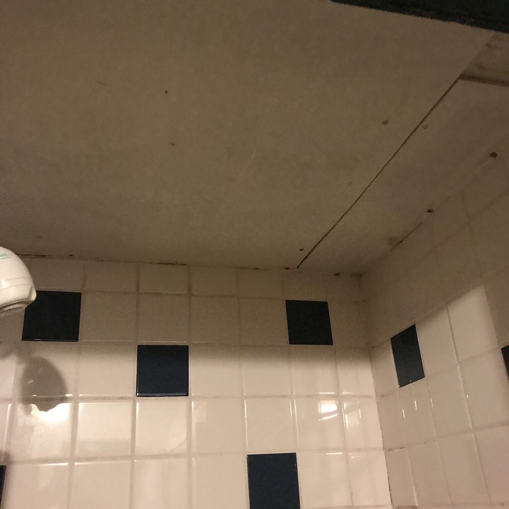 Cabins4less - Really? Was it too much trouble to patch the ceiling with one entire piece of drywall instead of two pieces of particle board? - Rafting/Kayaking Near Me - Big Bear Lake, California