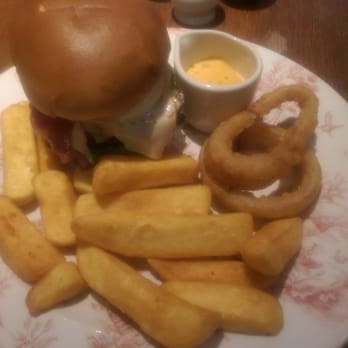 Cold Harbour Inn - Gourmet burger and triple cooked chips - Pubs Near Me - Swindon, SWD