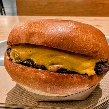 Gotts Roadside - Cheeseburger - Burgers Near Me - Napa, California