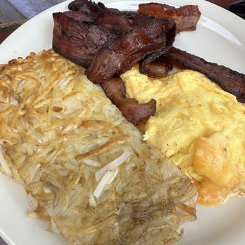 JT Country Kitchen - Hash, bacon and scrambled eggs with cheese - Breakfast & Brunch Near Me - Joshua Tree, California JT Country Kitchen - Hash, bacon and scrambled eggs with cheese - Breakfast & Brunch Near Me - Joshua Tree, California