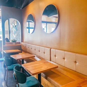 Honey Bee Tea - Cute vibe - Bubble Tea Near Me - Manchester, Missouri