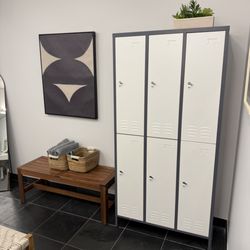 Lockers to store personal belongings
