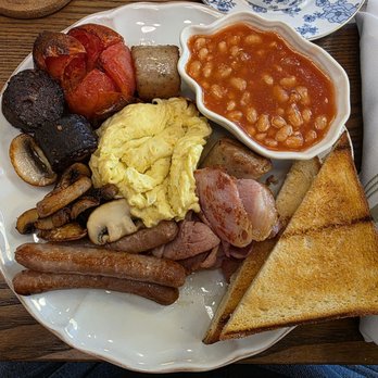 ROLi - Full English breakfast with side of bake beans - Bars Near Me - New Haven, Connecticut ROLi - Full English breakfast with side of bake beans - Bars Near Me - New Haven, Connecticut
