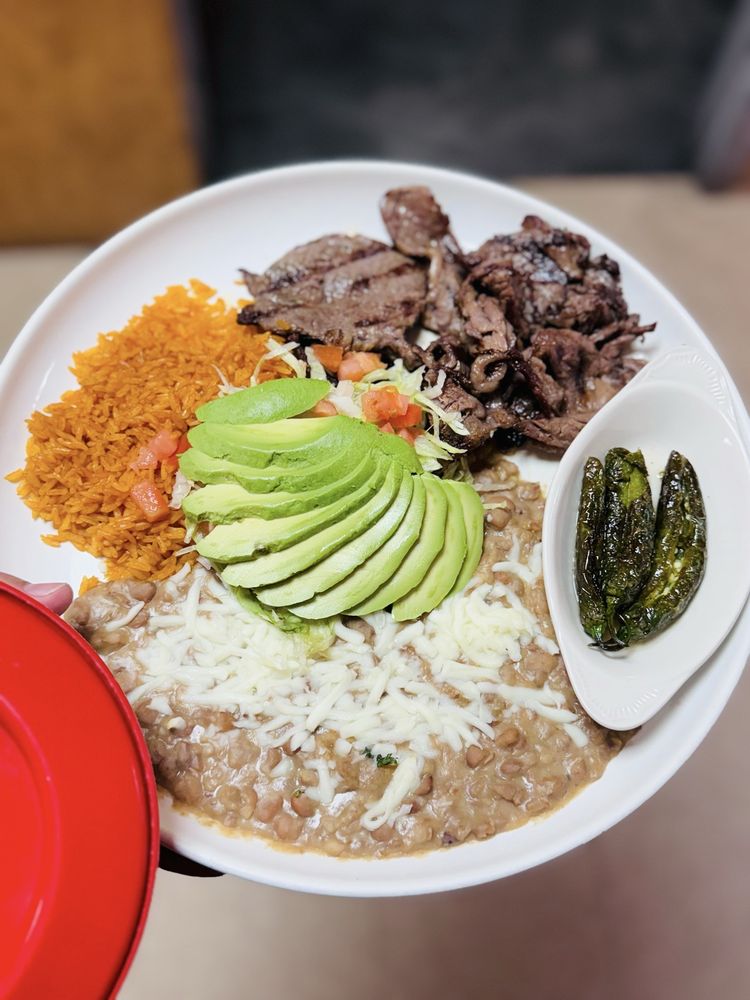 La Piñata Mexican Bar+ Grill