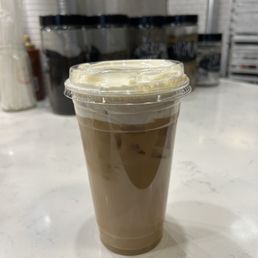 Praline sugar cookie latte