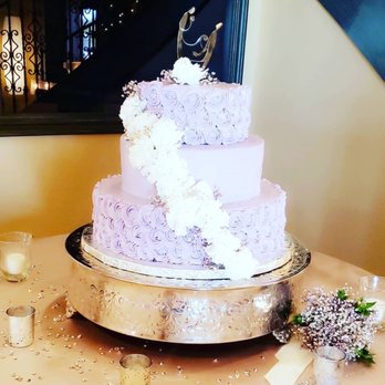 Colosseum Italian Bakery - a wedding cake - Bakeries Near Me - Webster, Texas