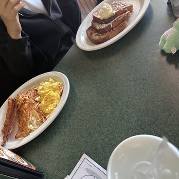Metro Diner - Bissell Breakfast - American Near Me - Casselberry, Florida