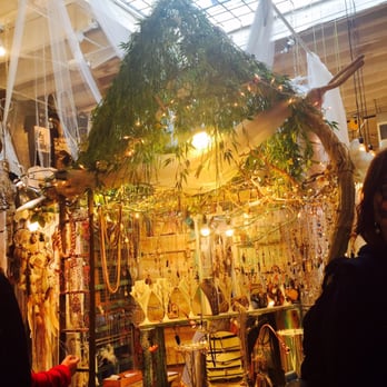 Artists & Fleas - Used, Vintage & Consignment Near Me - Brooklyn, New York