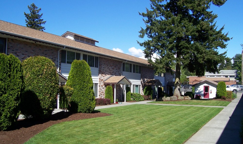 COLONIAL GARDENS APARTMENTS Updated September 2024 18 Photos 15001 15th Ave NE, Shoreline