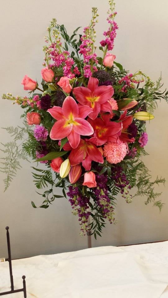 BARRIE FLOWERS 649 Updated October 2024 649 Yonge Street, Barrie