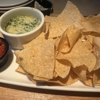 Applebee's Grill + Bar - Spinach & Artichoke Dip - American Near Me - White Lake, Michigan
