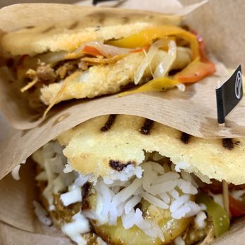 Que Gusto - Arepas (shredded beef and chicken/chorizo) - Latin American Near Me - Tulsa, Oklahoma