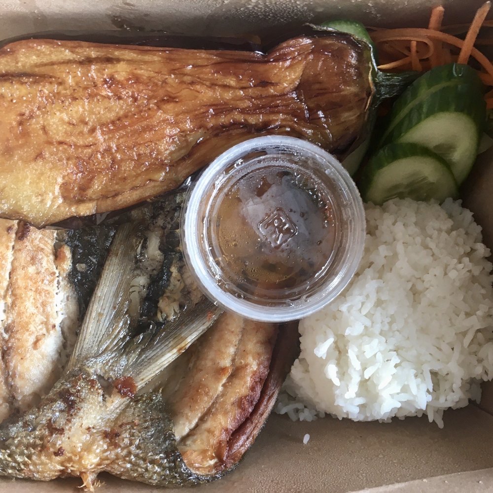 Beck's Filipino Cuisine - Daing na bangus (fried boneless milk fish that's been marinated in vinegar and spices) served with rice, fried eggplant and dipping sauce - Filipino Near Me - Dollard-des-Ormeaux, Quebec