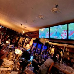 Mulligans Golf Bar - 2nd level, Superbowl party