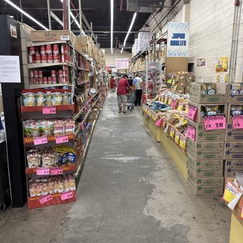 Marukai Wholesale Mart - Snack aisle - Wholesale Stores Near Me - Honolulu, Hawaii Marukai Wholesale Mart - Snack aisle - Wholesale Stores Near Me - Honolulu, Hawaii
