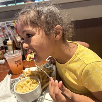 Smokey Bones Woodbridge - Kids Mac n chz - Barbeque Near Me - Woodbridge, Virginia Smokey Bones Woodbridge - Kids Mac n chz - Barbeque Near Me - Woodbridge, Virginia