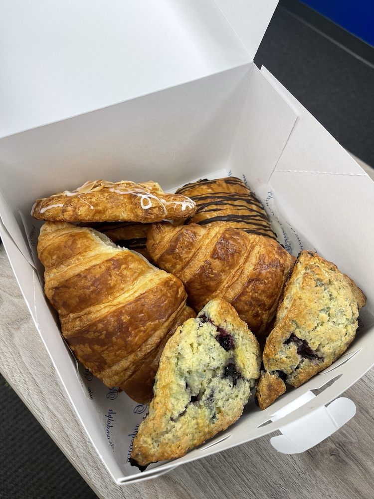 Pastries By Randolph Logo