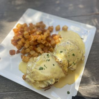 Salute Market - Short rib Benedict - Wine Bars Near Me - Palm Beach Gardens, Florida Salute Market - Short rib Benedict - Wine Bars Near Me - Palm Beach Gardens, Florida