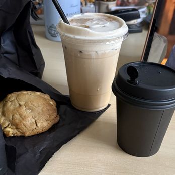 Frank Coffee - Gingerbread Cookie, Iced Eggnog Cream Latte, and Flat White - Coffee & Tea Near Me - Los Angeles, California
