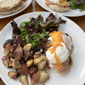 Miriam - Norwegian Eggs - Wine Bars Near Me - Brooklyn, New York
