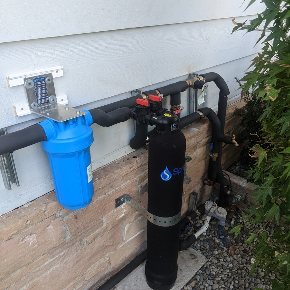 Nicely insulation Copper type L pipes. Clean installation of softener with isolation valves Nicely insulation Copper type L pipes. Clean installation of softener with isolation valves
