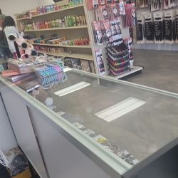 E & E Beauty Supply Bar