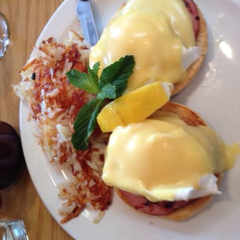 Harry's Cafe & Place - Eggs Benedict!!!! - Breakfast & Brunch Near Me - Lake Geneva, Wisconsin