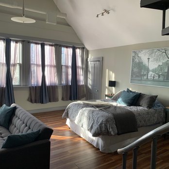Stone Gables - The guest bed and stairs to the loft - Bed & Breakfast Near Me - Cleveland, Ohio