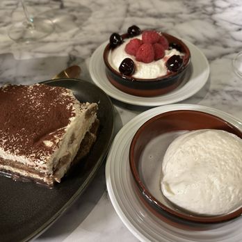 Zio's - Tiramisu and vanilla bean in house gelato - Italian Near Me - Las Vegas, Nevada