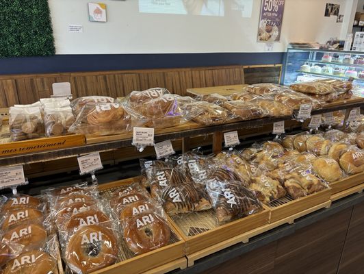 ARI Bakery Cafe by null