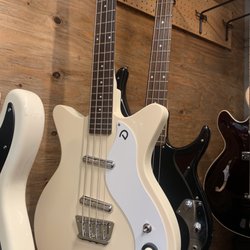 Georgetown Music Store - Want this one!